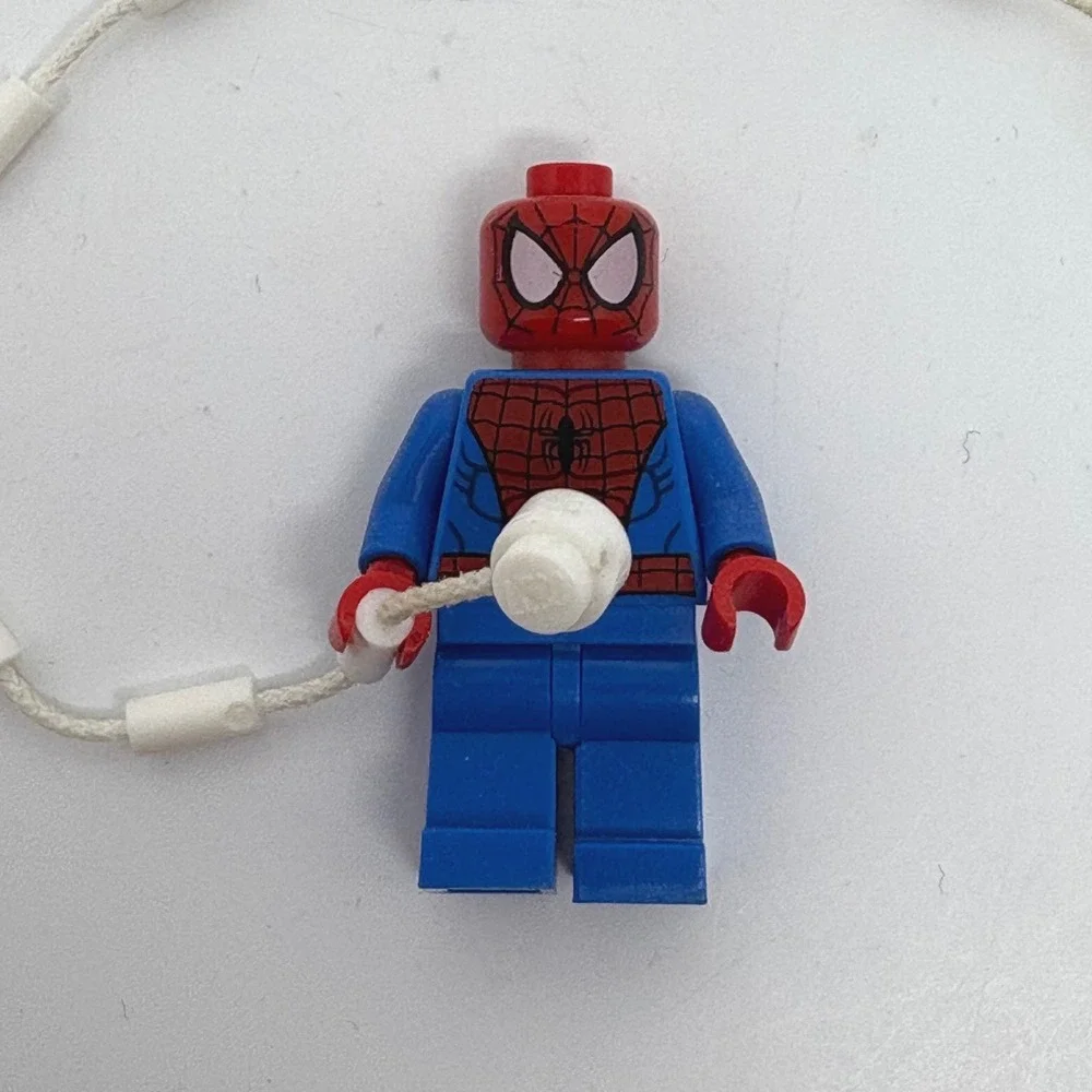 LEGO Marvel Super Heroes Spider-Man Minifigure sh038 with Web String Accessory